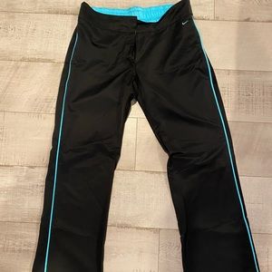 Nike jogging/windbreaker pants